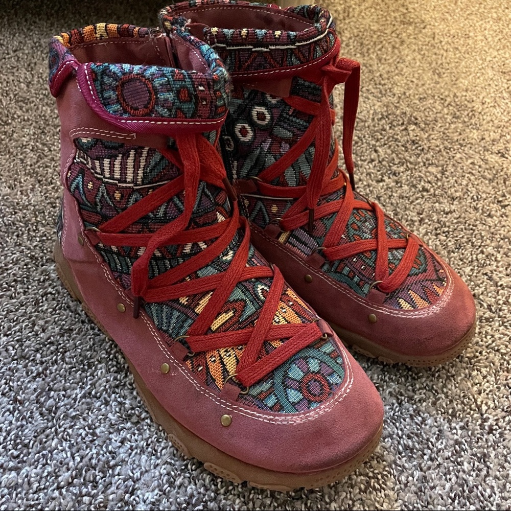 Geometric ankle boots size 9